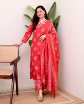 *New arrival *
Look straight out of a dreamy movie set as  you turn around and walk in this elegant flaired suit ! The perfect of traditional wear